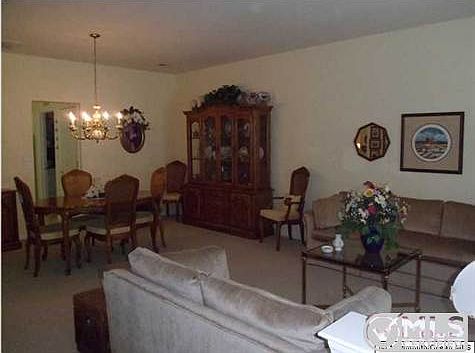 3rd image of 17 Greenwillows Dr