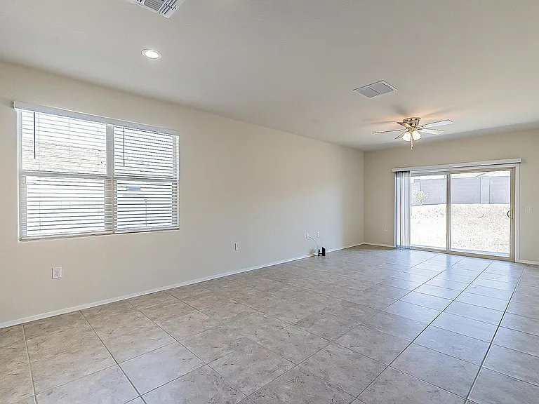 30738 W Columbus Ave — Photo 4