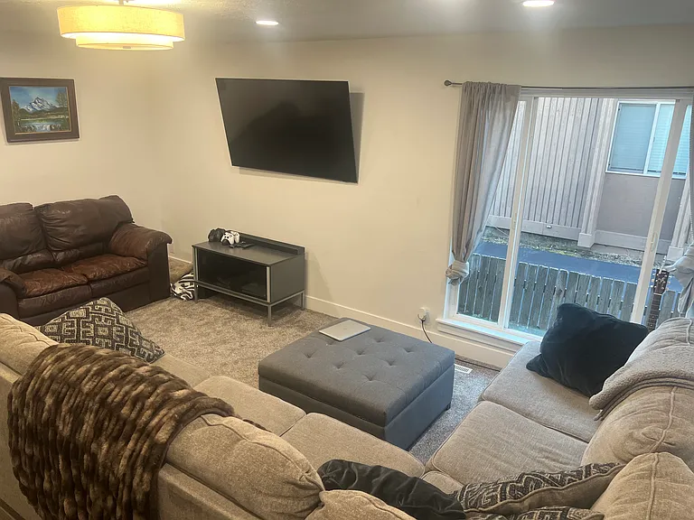 820 E 100 N — Photo 13
