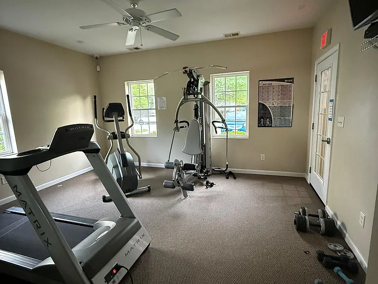 327 Daniels Dr — Photo 14