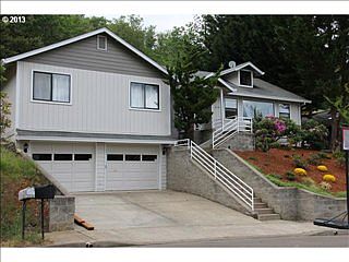 2nd image of 2048 SE Lois St