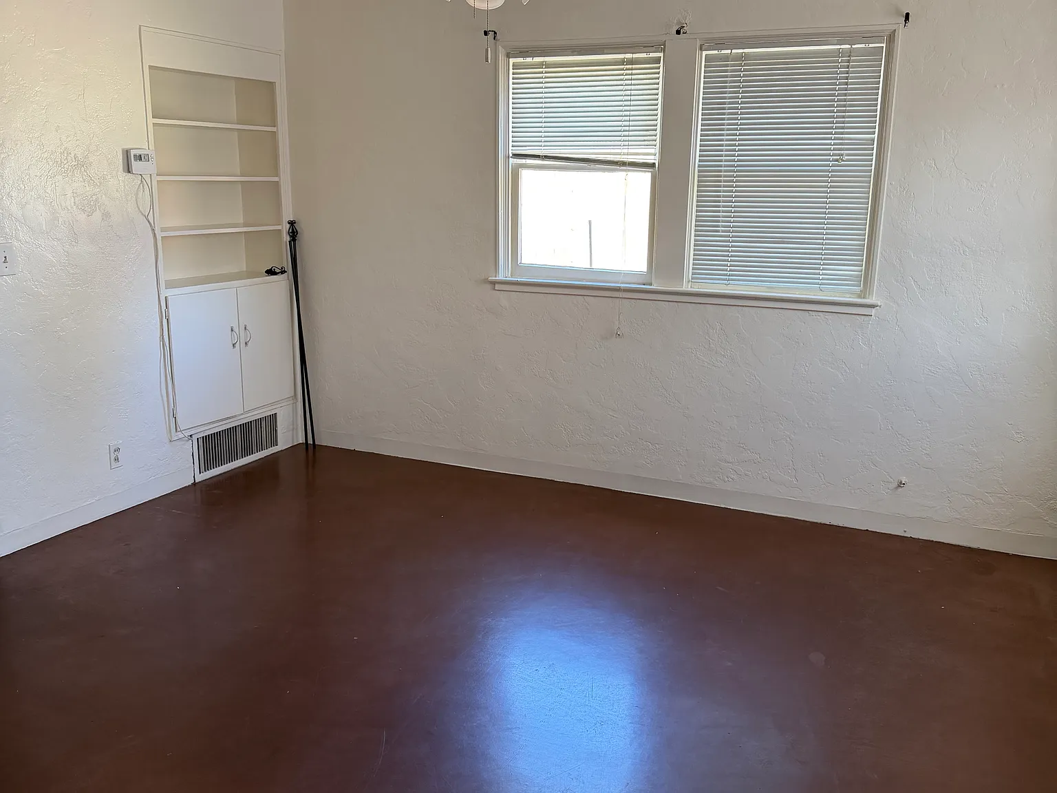 1 bed, 1054 sqft, $1,500 — Photo 3