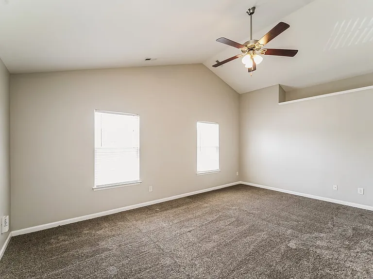 620 Wrayhill Dr — Photo 10