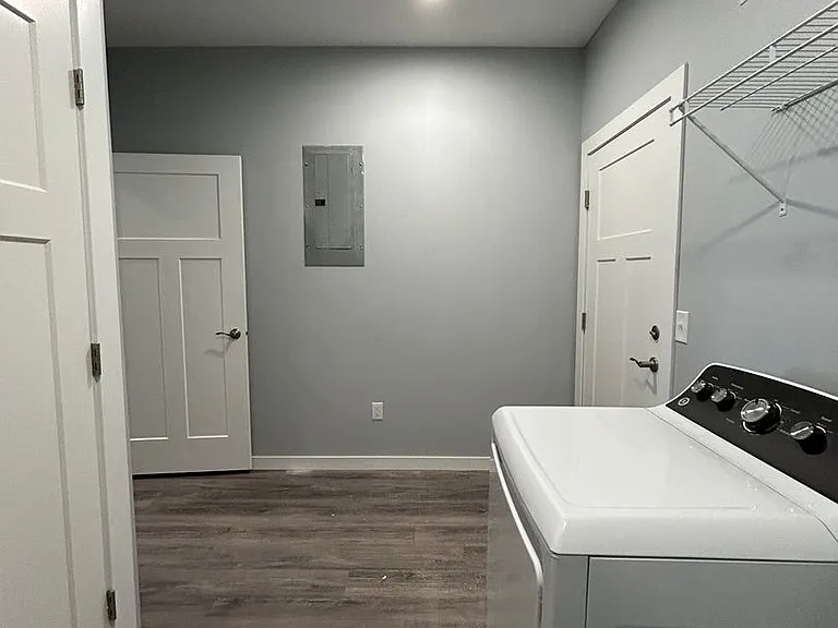 2724 Silver St — Photo 129
