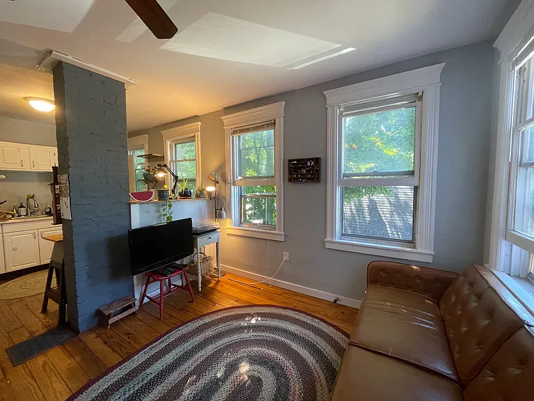 188 Tremper Ave #B — Photo 2
