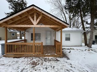 327 Glengary Rd, Wolverine Lake, MI 48390