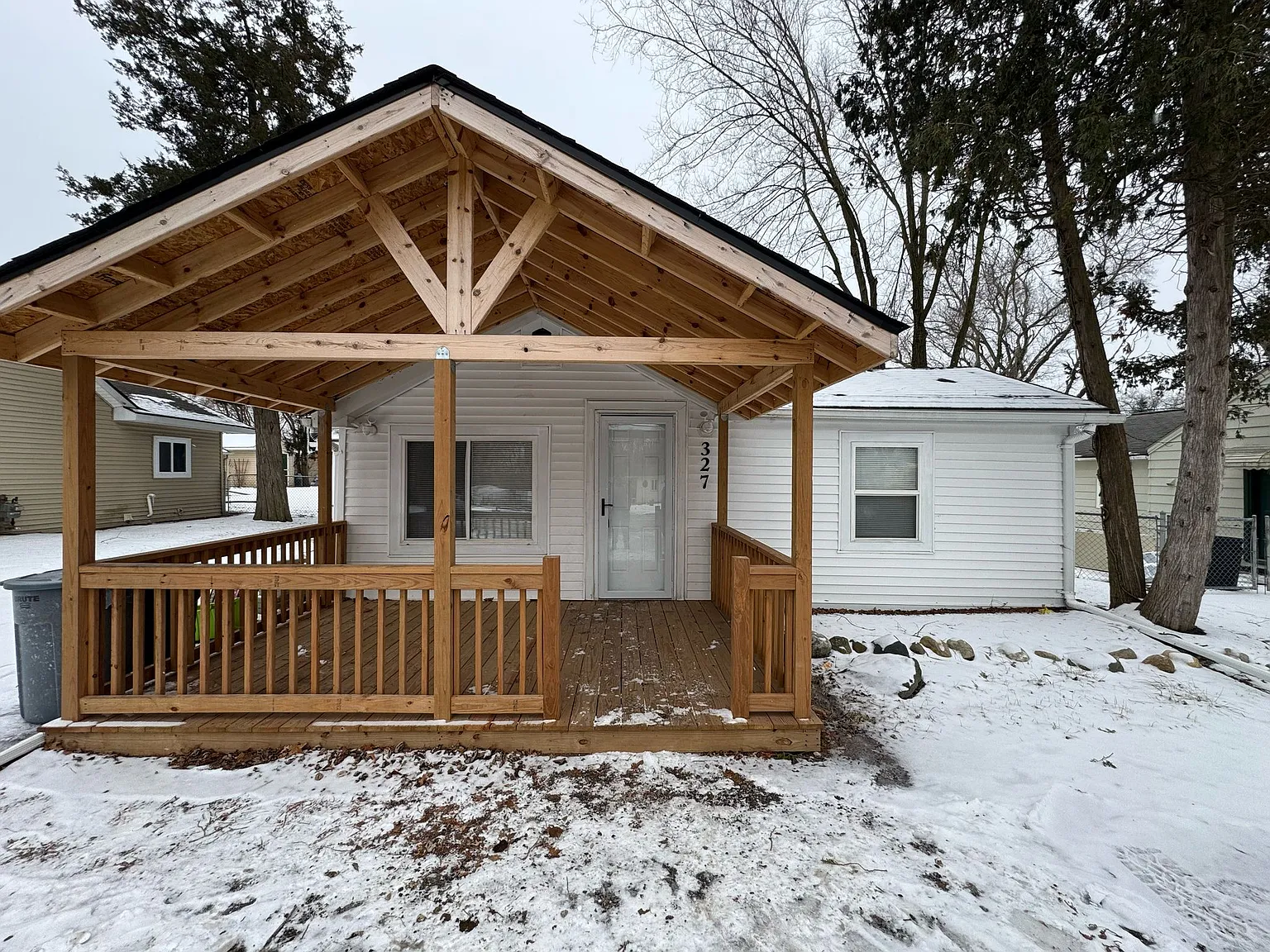 327 Glengary Rd photo 1