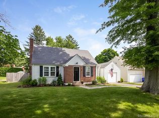 10 Lorraine Ter, Middletown, CT 06457