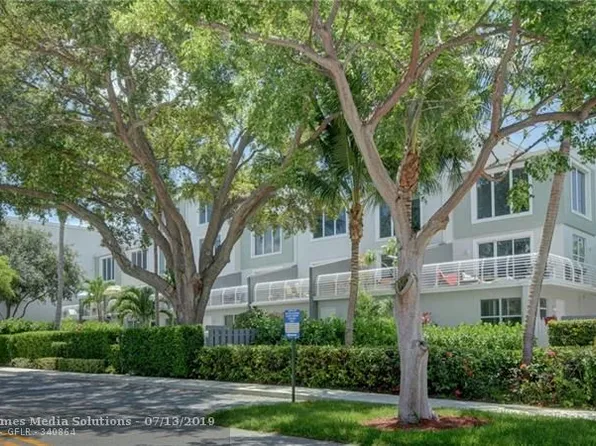 2758 NE 8th Ave, Wilton Manors, FL 33334