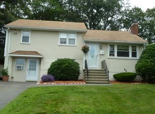 2 Squanto Rd, Peabody, MA 01960