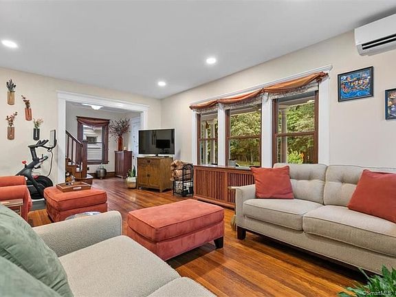 4th image of 342 Yale Ave