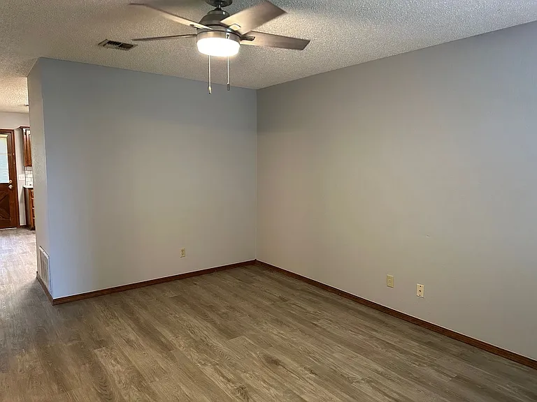 2210 Apple Ave #2210 — Photo 8
