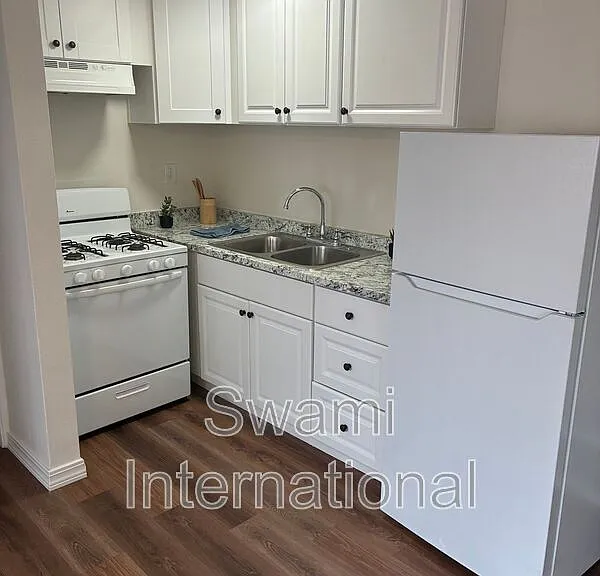 1709 W Marine Ave #1 — Photo 11