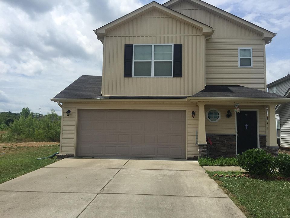 1st image of 812 Lyndon Parke Dr