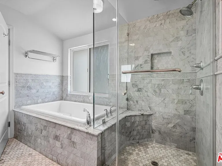 2855 Dunleer Pl — Photo 6