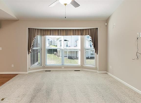 5th image of 6037 Glennaire Dr