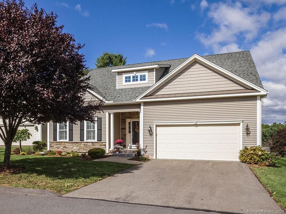 1st image of 18 Jennifers Way Unit 18