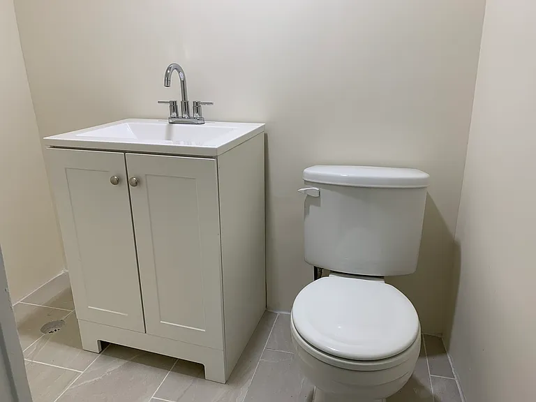 24 Hall Ave — Photo 28