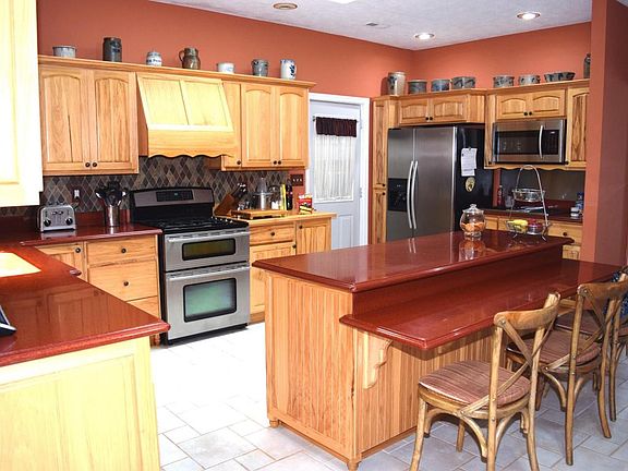 5th image of 162 Rollingwood Dr