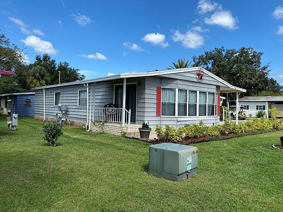 3rd image of 28 S Meadow Dr
