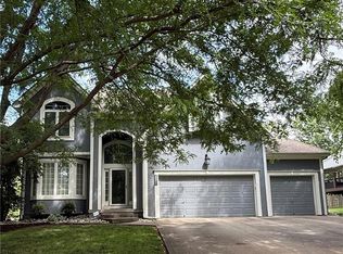 5717 NE Coral Dr, Lees Summit, MO 64064