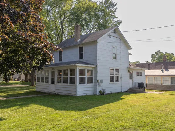 736 Jefferson Ave, Wabasha, MN 55981