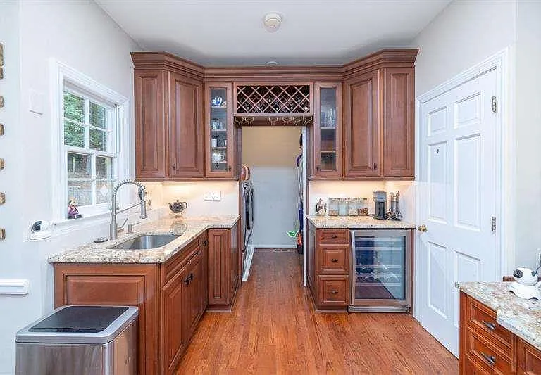 160 Clipper Bay Dr — Photo 8