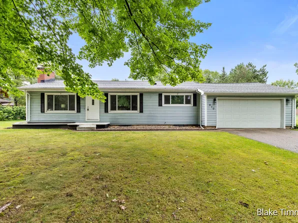 610 Brookside Dr, Allegan, MI 49010
