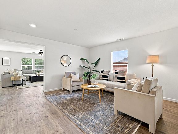 5th image of 4754 Sweeney Cir