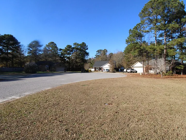 305 Trillium Ln — Photo 35