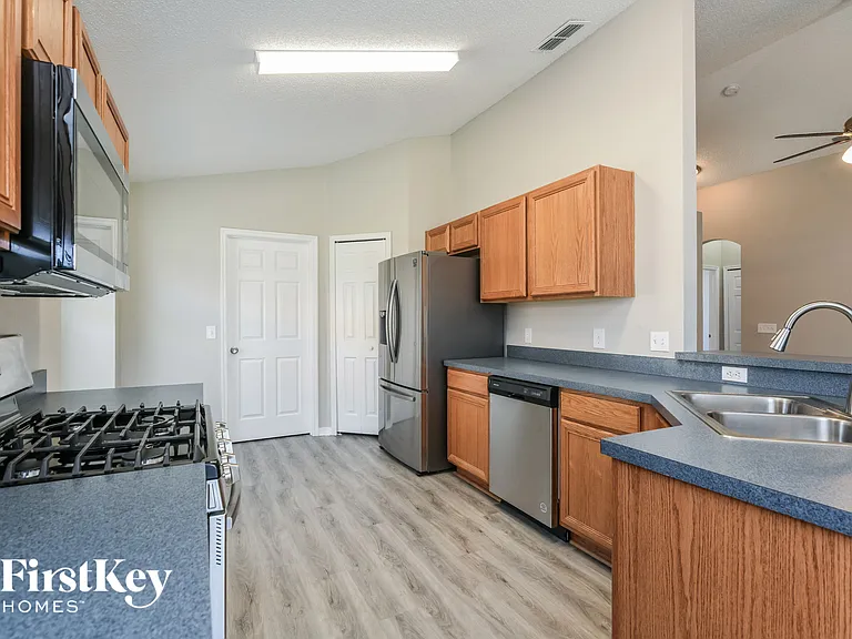 111 Richmar Ave — Photo 6