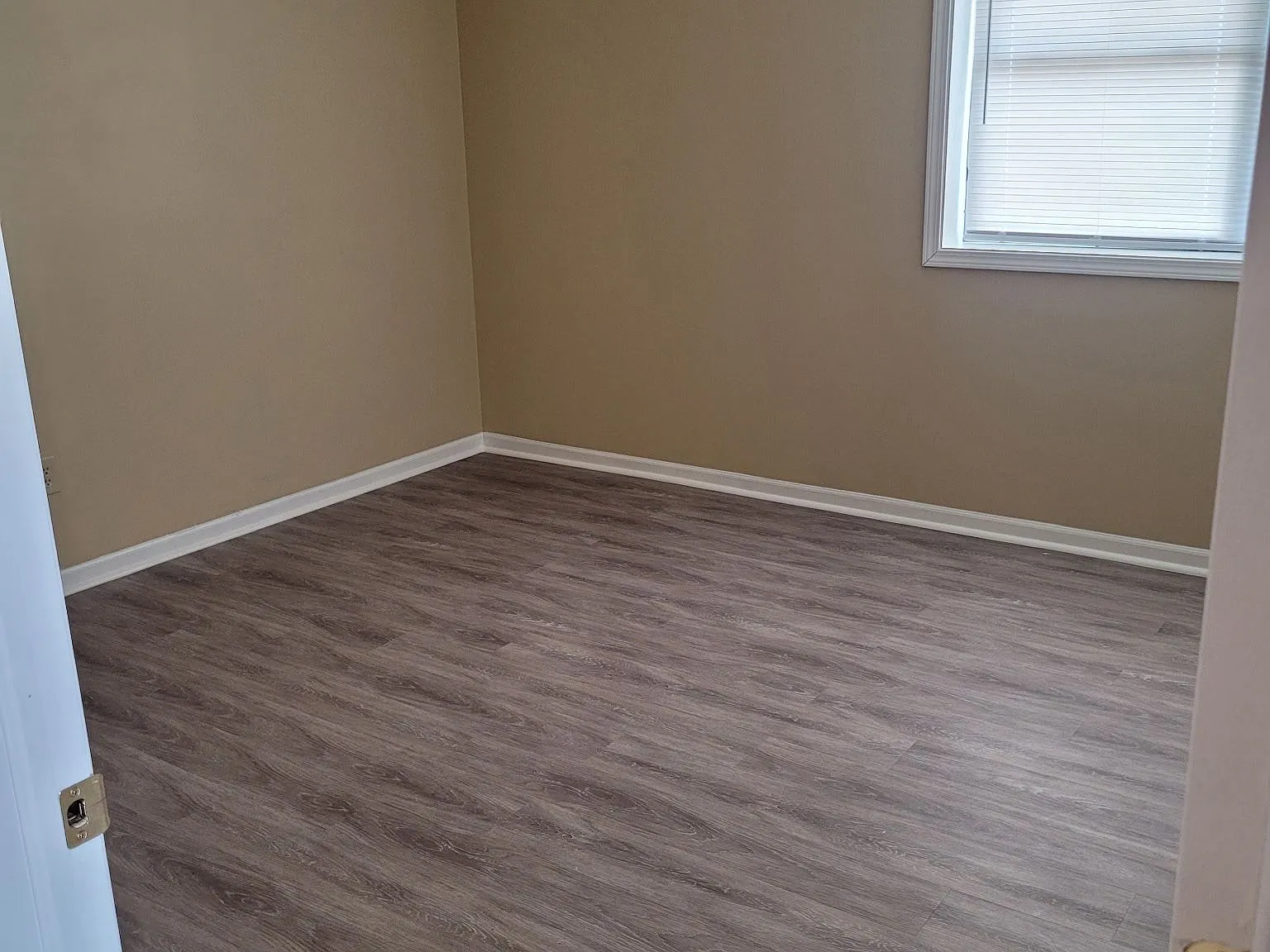 2 bed, 1.0 bath, 1070 sqft, $1,000 — Photo 4