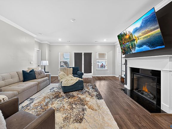 5th image of 122 Barn Trail Way