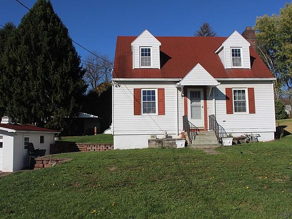 2nd image of 710 Belmont St