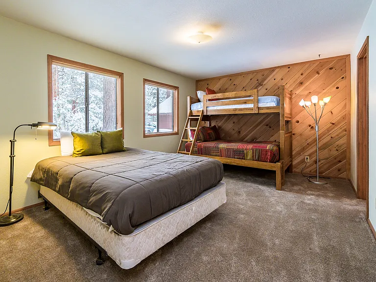 7995 Forest Glen Dr — Photo 16
