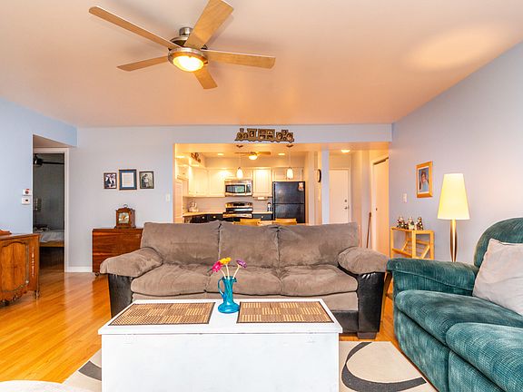 4th image of 6525 N Nashville Ave #406