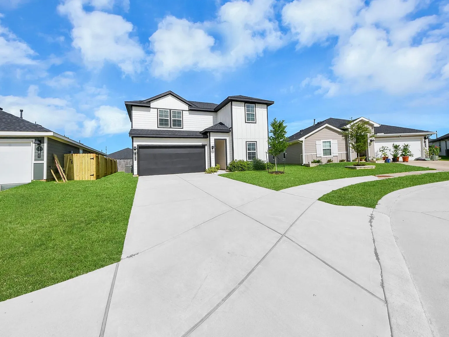 4 bed, 3.0 bath, 2276 sqft, $2,750 — Photo 4