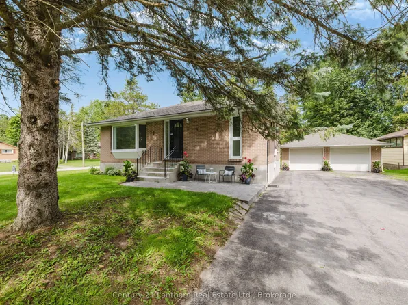 23 Wood St, Quinte West, ON K8V 5P6