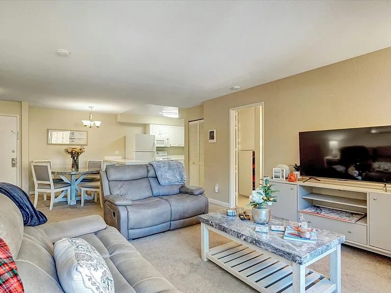 6955 Alvarado Rd — Photo 26