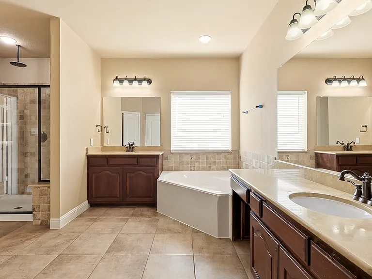 627 Seymour Dr — Photo 20