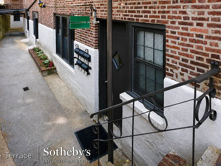 4 Dartmouth St #8 — Photo 3