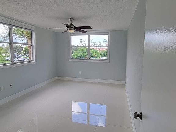 5th image of 8245 Lake Dr APT 301