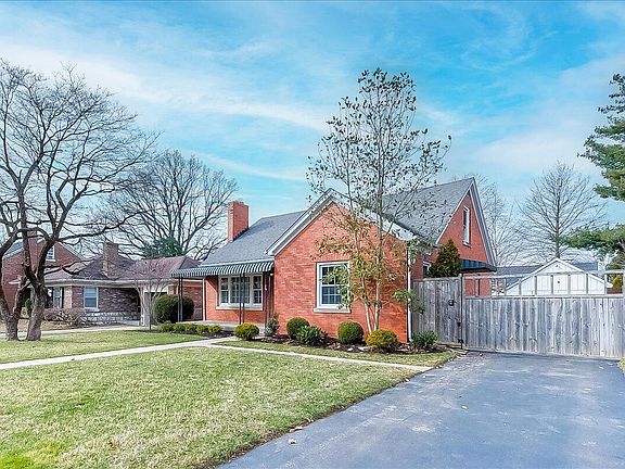 2nd image of 217 Boiling Springs Dr