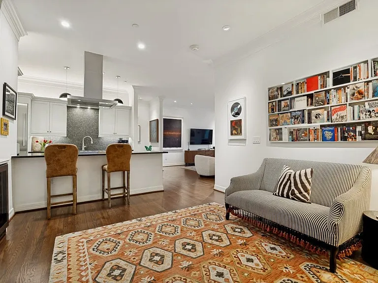 2828 Hood St #801 — Photo 10