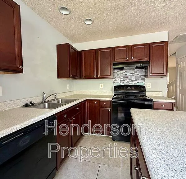 17121 Greenlawn Hills Ct — Photo 4