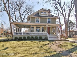 239 Scottswood Rd, Riverside, IL 60546