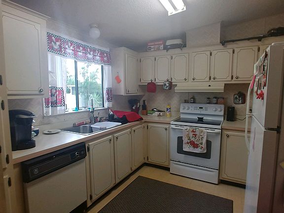 5th image of 1301 San Miguel Ln