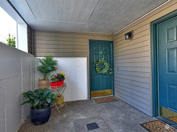 1410 W Casino Road #C21, Everett, WA 98204