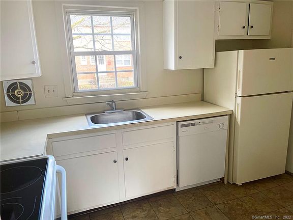 4th image of 9 Grandview Dr #41A