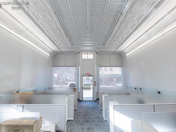3rd image of 402 Main St